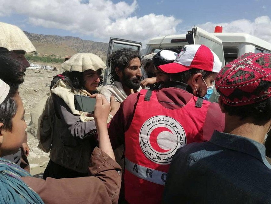 Afghanistan ngừng tìm kiếm nạn nhân động đất
