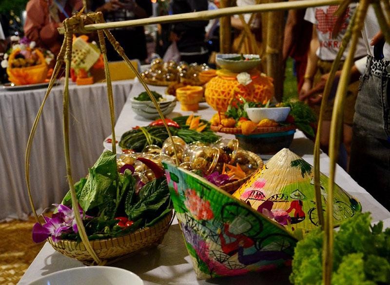 Festival Huế 2022: Lễ hội ẩm thực thu hút đông đảo du khách
