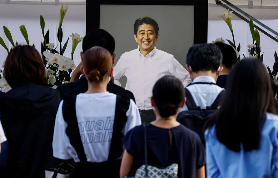 Người dân Nhật Bản tiễn đưa ông Abe Shinzo