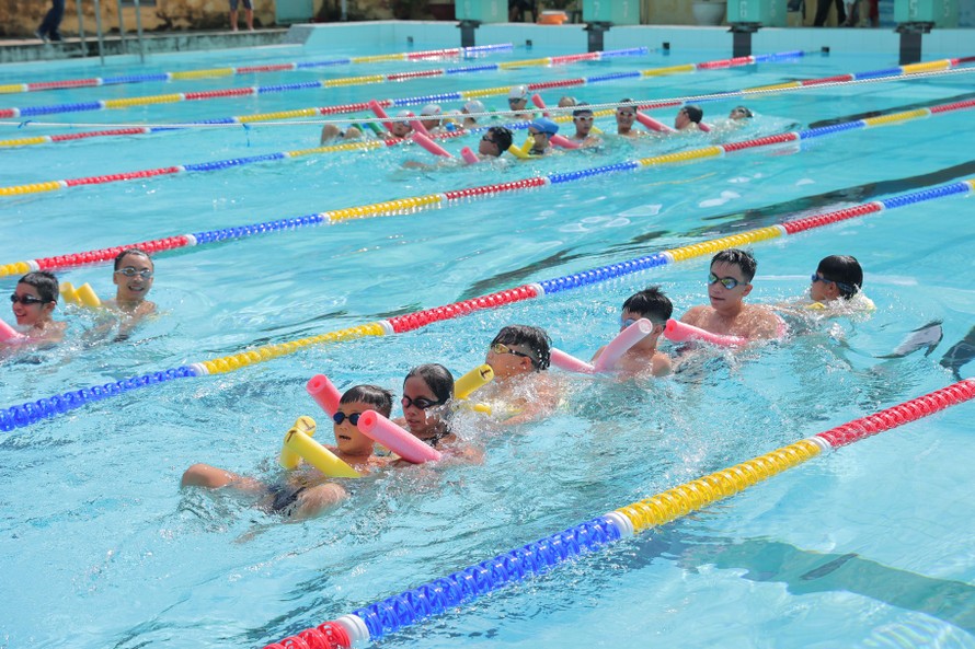Khai mạc Giải bơi cứu đuối Thanh thiếu nhi toàn quốc 'Đường đua xanh'