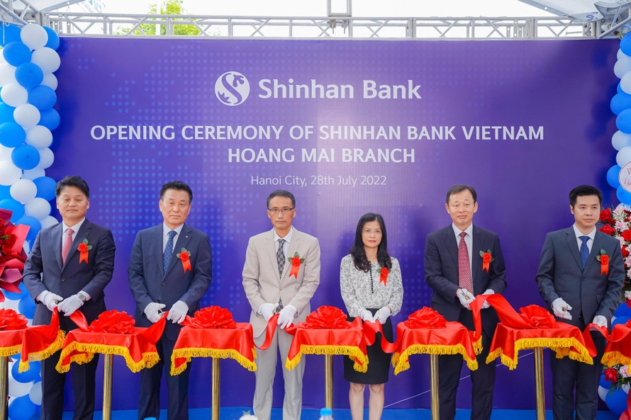 Shinhan Việt Nam tiếp tục mở rộng mạng lưới ở Hà Nội và TP.HCM