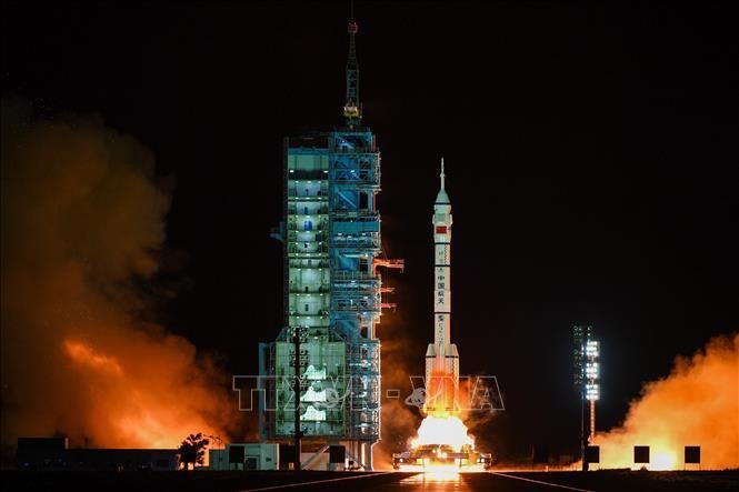 Ba phi hành gia của Trung Quốc bắt đầu sứ mệnh mới trên vũ trụ