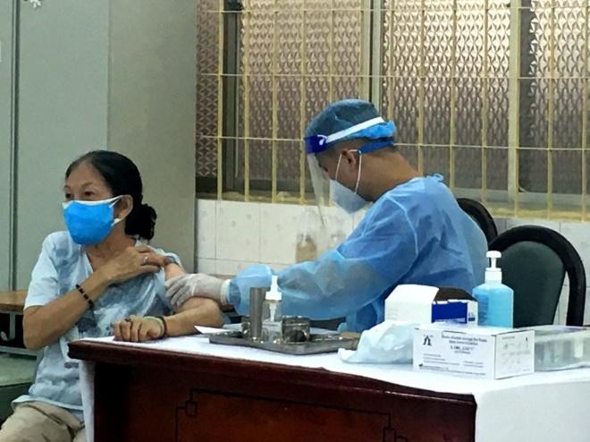 Thành phố Hồ Chí Minh hoàn tất việc tiêm vaccine cho nhóm đối tượng nguy cơ​ trước ngày 20/1
