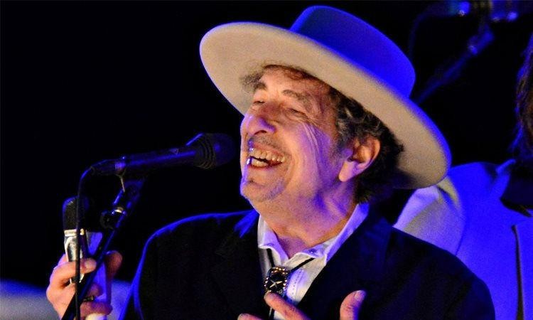 Huyền thoại âm nhạc Bob Dylan thông báo kế hoạch phát hành sách mới
