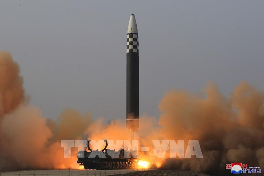  Hàn Quốc và Trung Quốc điện đàm về vụ phóng tên lửa đạn đạo của Triều Tiên
