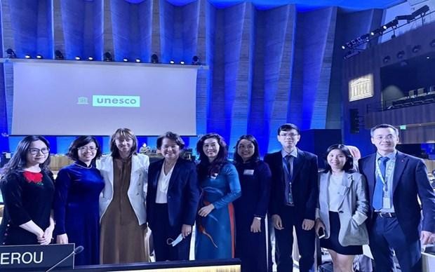 Đoàn Việt Nam tham dự Kỳ họp Đại hội đồng lần thứ 9 các quốc gia thành viên Công ước Bảo vệ di sản văn hóa phi vật thể diễn ra tại Trụ của UNESCO ở Paris từ ngày 5 đến 7/7. (Nguồn: nhandan.vn)
