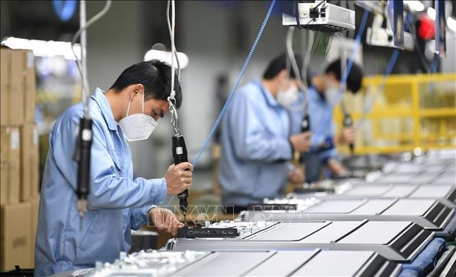 Hoạt động sản xuất của Trung Quốc sụt giảm trong tháng 7