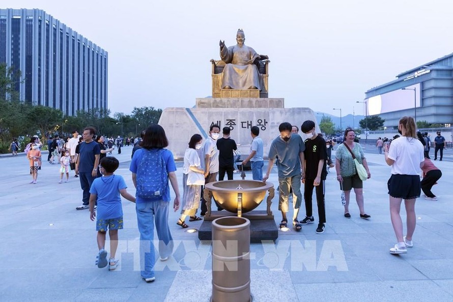 Hàn Quốc: Quảng trưởng Gwanghwamun chính thức mở cửa trở lại