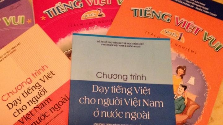 Giữ gìn tiếng Việt, văn hóa Việt cho người Việt Nam ở nước ngoài