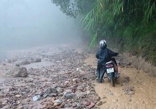 Mưa lớn trên diện rộng gây sạt lở trên nhiều tuyến đường ở Lai Châu