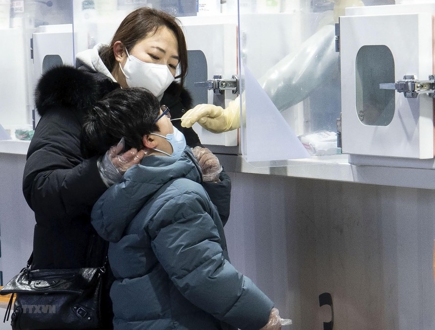 Sống chung an toàn với COVID-19: Hàn Quốc cho phép học sinh mắc bệnh đến trường thi​