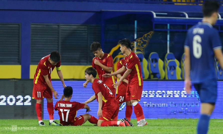 U23 Việt Nam 'đánh rơi' chiến thắng trước U23 Thái Lan