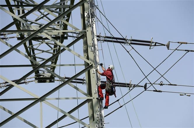 Nhật Bản khuyến khích doanh nghiệp và hộ gia đình thực hiện tiết kiệm điện