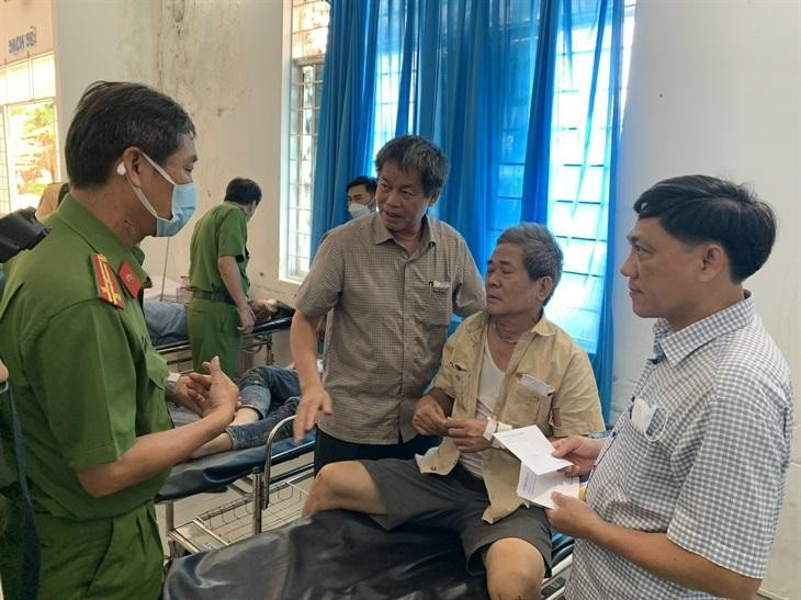Tích cực cứu chữa các nạn nhân vụ tai nạn giao thông nghiêm trọng tại Khánh Hòa