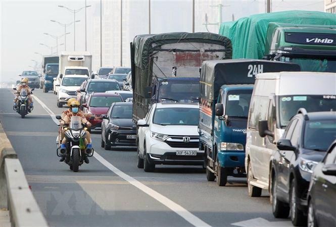 Hà Nội: Phát hiện nhiều xe đi vào làn khẩn cấp tại tuyến đường Vành đai 3
