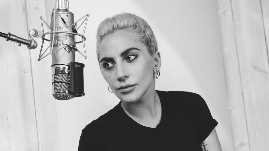 Lady Gaga tiết lộ cuộc chiến chống lại căn bệnh lạ