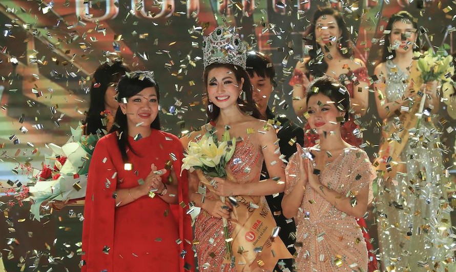 Doanh nhân Đào Ái Nhi đăng quang Hoa hậu Doanh nhân Việt Nam 2021