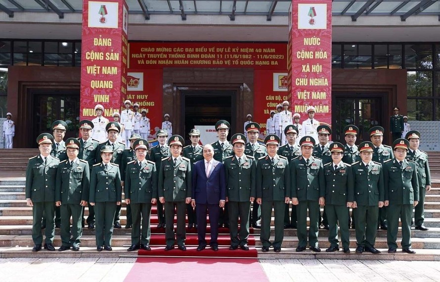 Chủ tịch nước Nguyễn Xuân Phúc dự Lễ kỷ niệm 40 năm Ngày truyền thống Binh đoàn 11
