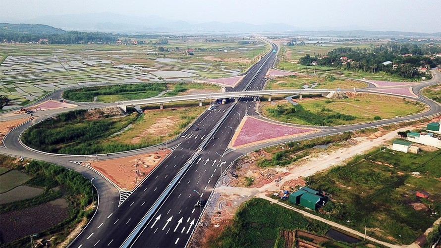 Tuyến đường bộ cao tốc Ninh Bình - Nam Định - Thái Bình - Hải Phòng có vị trí đặc biệt quan trọng.