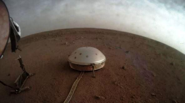 Máy đo địa chấn của NASA trên Sao Hỏa. Ảnh: NASA