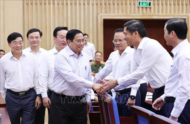 Thủ tướng Phạm Minh Chính đến dự buổi làm việc với lãnh đạo chủ chốt tỉnh Nghệ An. Ảnh: TTXVN