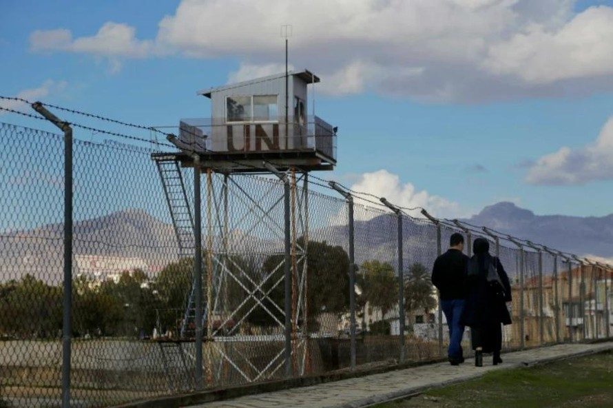 Một chốt bảo vệ của Liên hợp quốc tại hàng rào phân chia Síp, nơi bị chia cắt vào năm 1974. Ảnh: AP