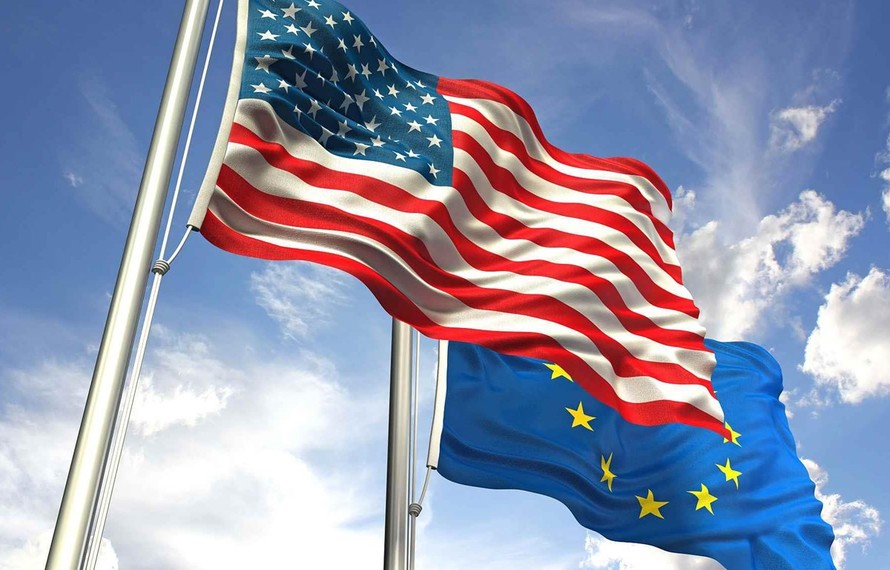 Liên minh châu Âu phản hồi chỉ trích của Mỹ về các cải cách quân sự