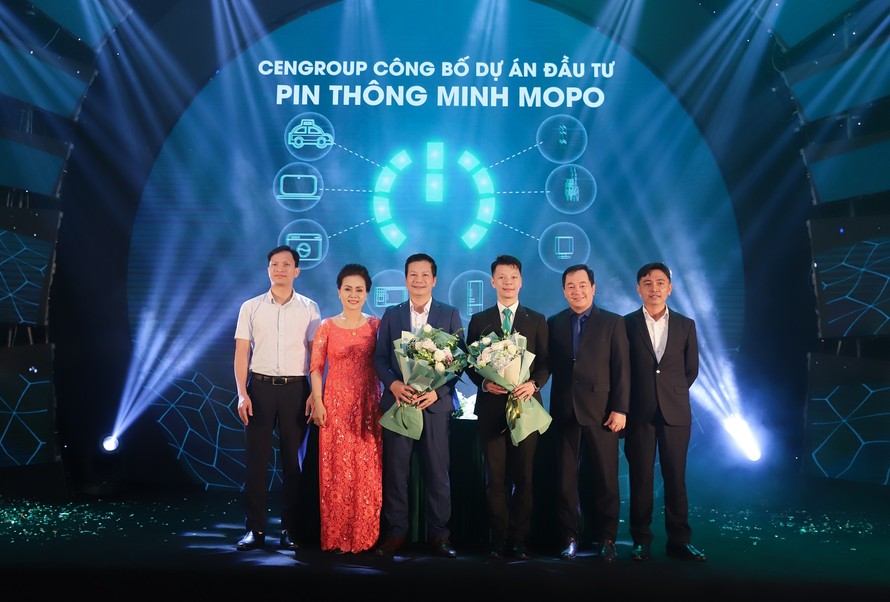 Đại diện CenGroup và Powercentric ký kết hợp tác đầu tư dự án Pin thông minh Mopo