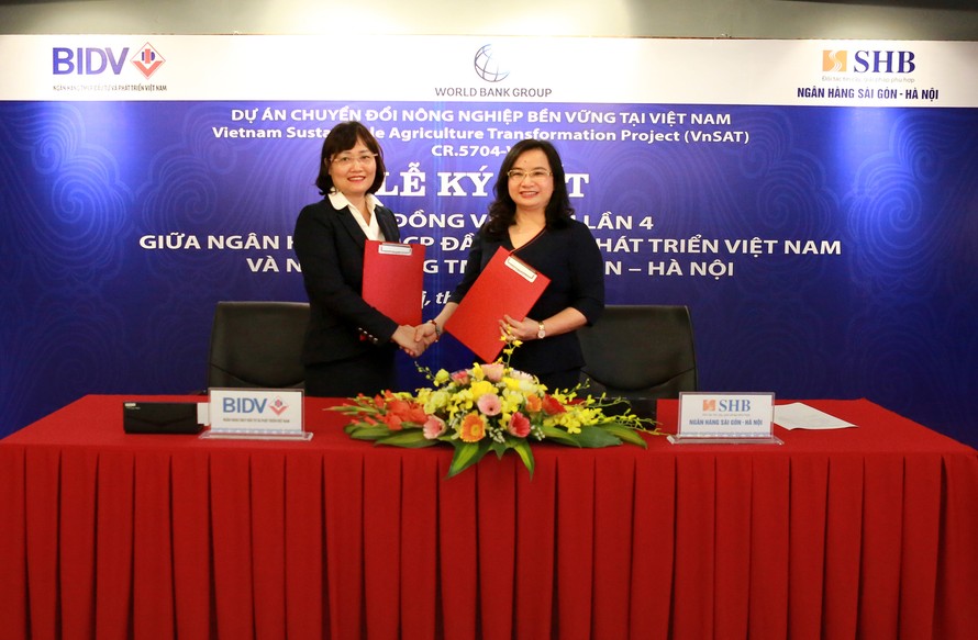Đại diện SHB – bà Ngô Thu Hà, Phó Tổng Giám đốc và bà Trần Anh Thư, Giám đốc chi nhánh Sở GD3 – BIDV ký thỏa thuận hợp tác