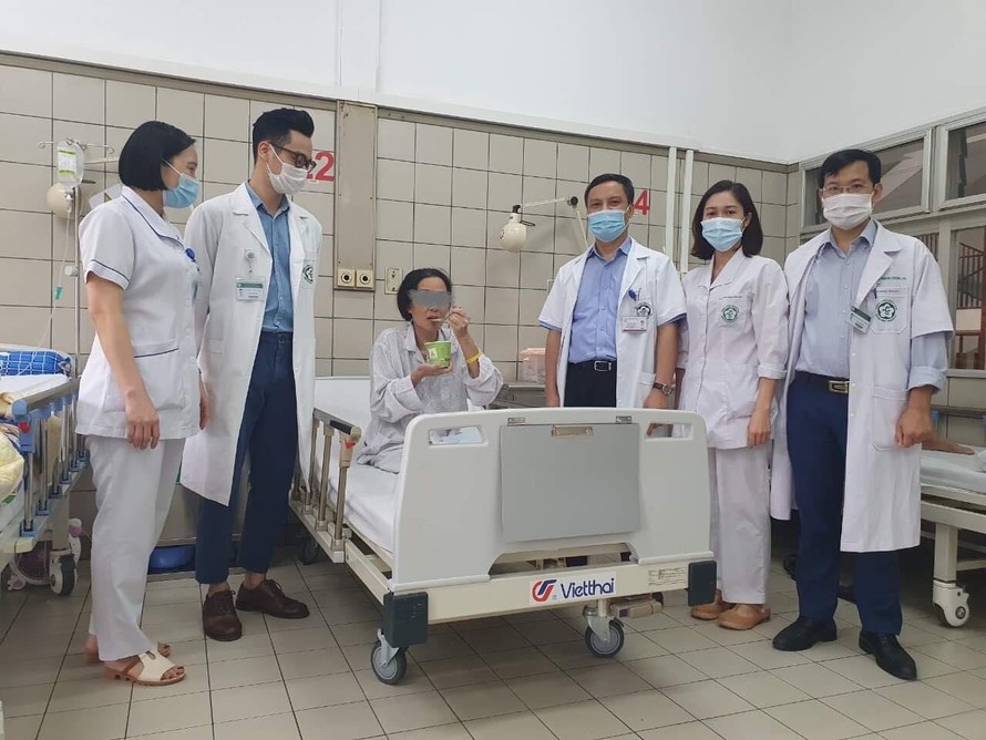 Bệnh nhân phải cắt dạ dày vì uống 'thuốc giảm cân' được điều trị tại Bệnh viện Bạch Mai. Ảnh: BV