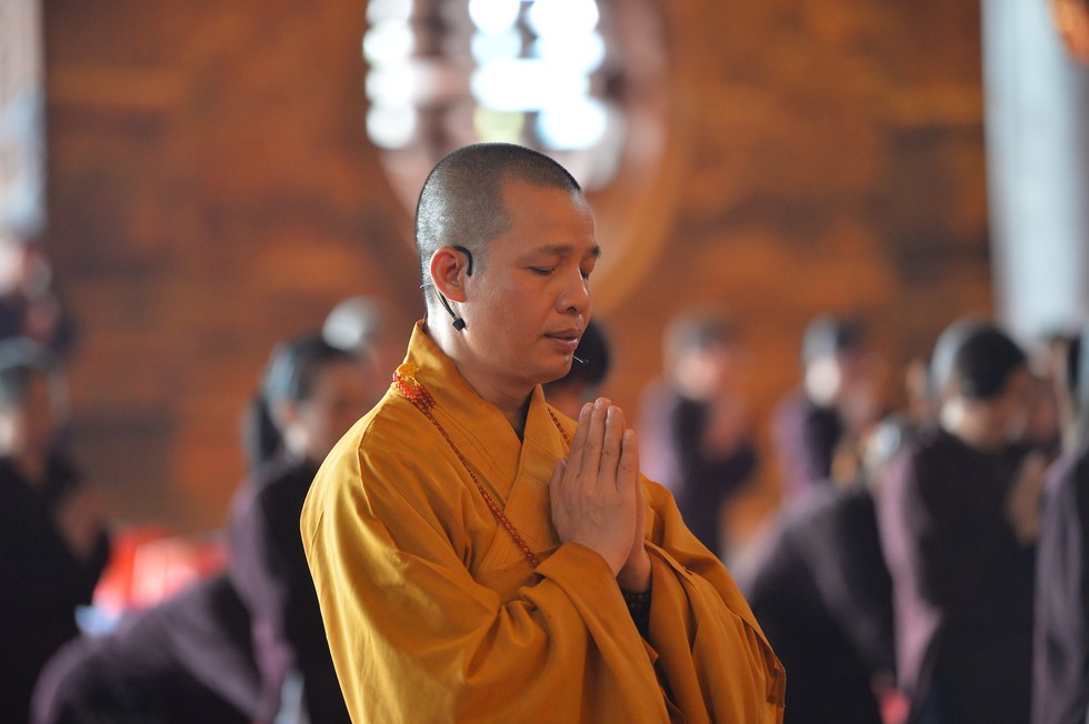 Hình ảnh một buổi thuyết giảng Phật pháp tại chùa Tam Chúc 
